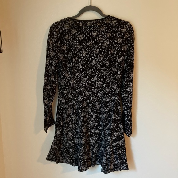 LOFT Black and White Dress - Picture 2 of 4